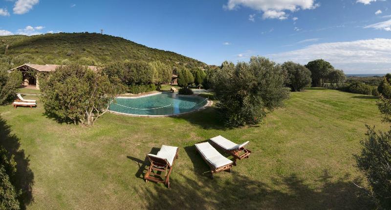 Hotel Spartivento Chia Esterno foto